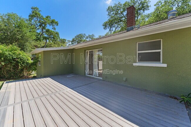 Building Photo - 4939 Woodland Dr