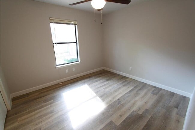 Building Photo - 6505 Columbia Oaks Ct