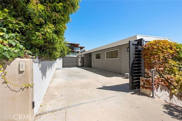 Building Photo - 1560 Sunset Ridge Dr