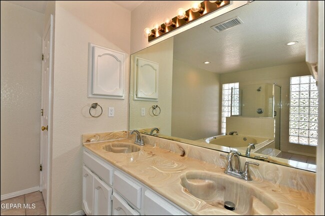 Building Photo - 11620 Laura Marie Dr