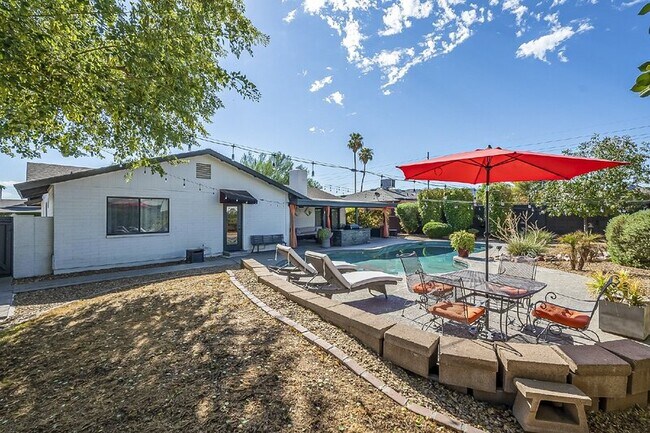 Building Photo - 10610 N 35th St