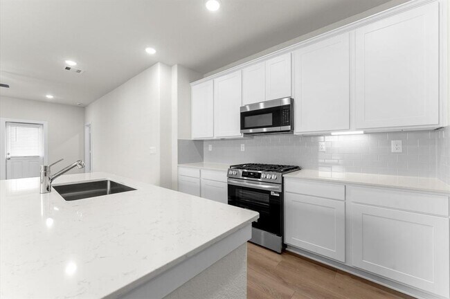 Building Photo - 8627 Blueberry Ash St