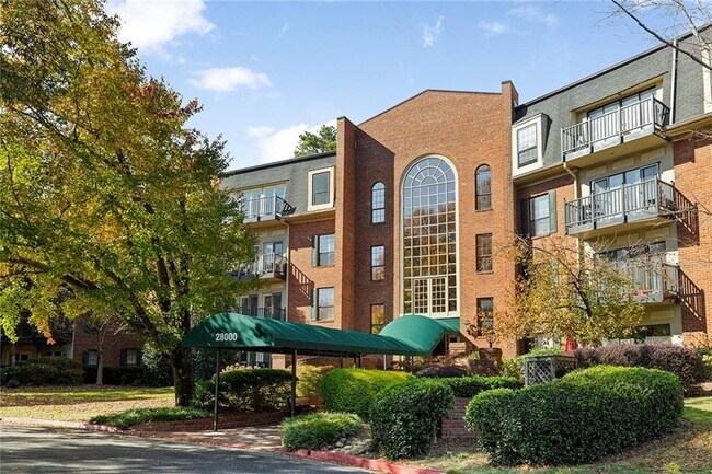 Building Photo - 28317 Plantation Dr NE