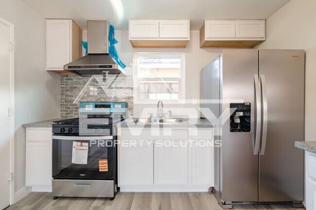 Building Photo - 6255 Gifford Ave