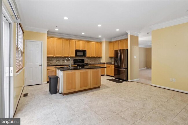 Building Photo - 2943 St Helen Cir
