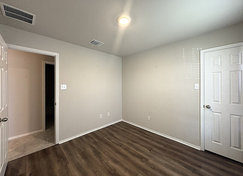 Building Photo - 2418 Corradino St