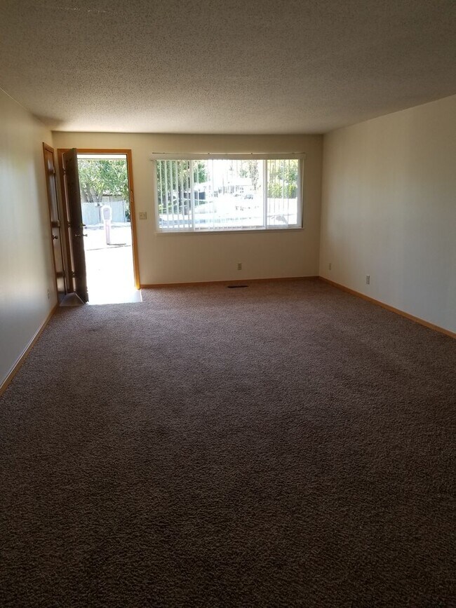 Building Photo - n601