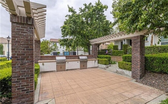 Building Photo - 15723 Parkhouse Dr