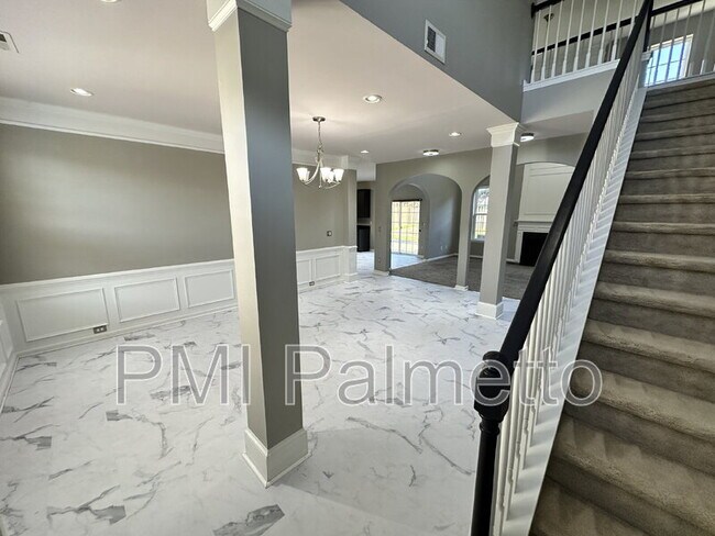 Building Photo - 303 Buckthorne Dr