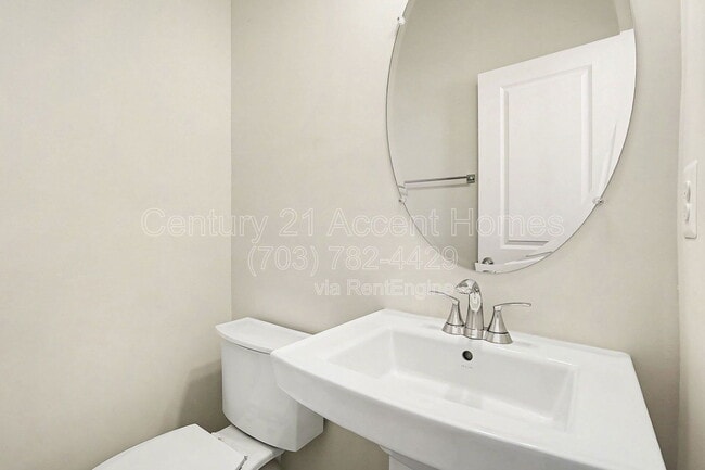 Building Photo - 2838 Dart Dr