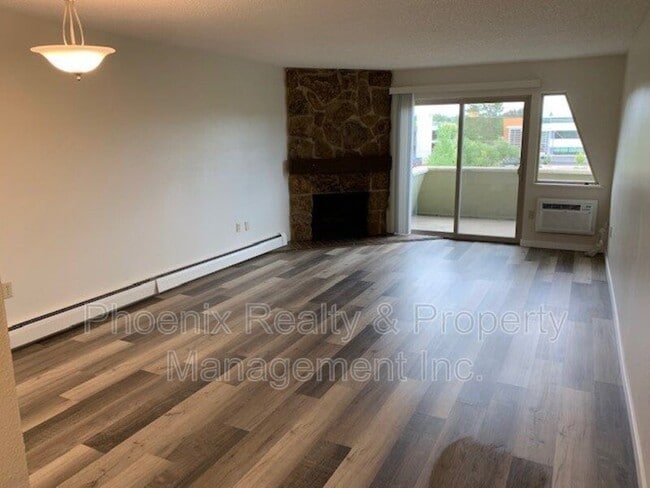 Building Photo - 3150 Iris Ave