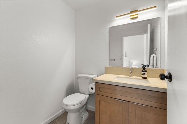 Building Photo - Windward Estates #M102