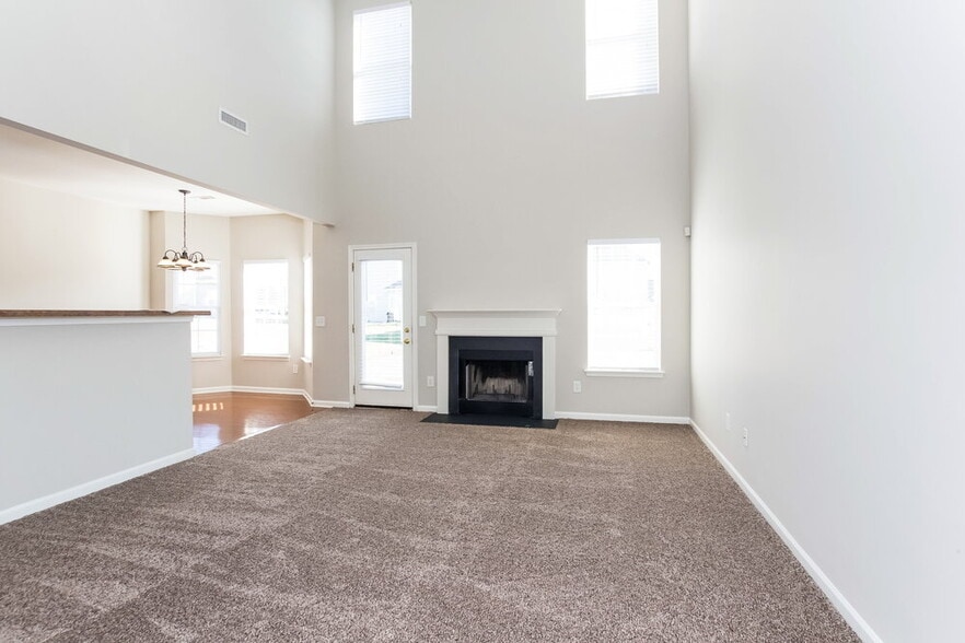 Building Photo - 8732 Hazelcroft Ln