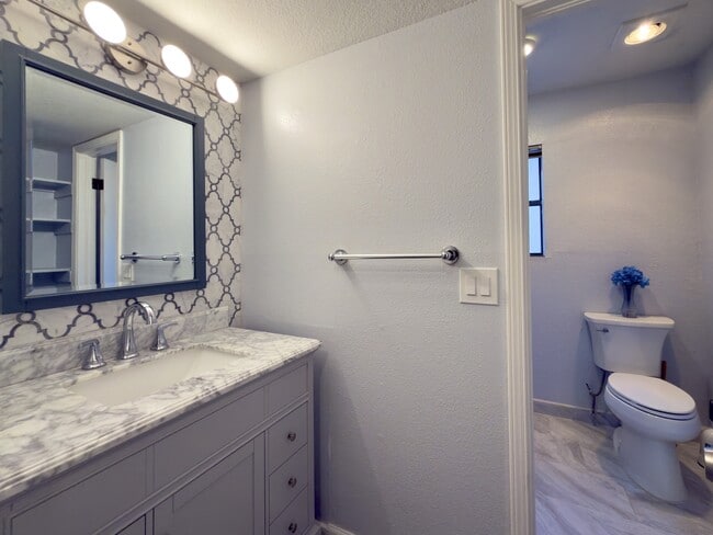 Building Photo - 215 Canyon Terrace Dr