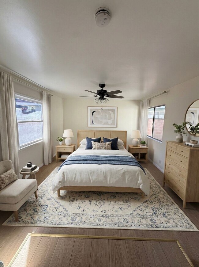 Building Photo - 3Bd House w/ HUGE Yard + RV Parking + New Appliances!