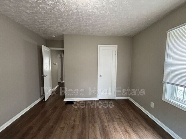 Building Photo - 660 Gramont Ave