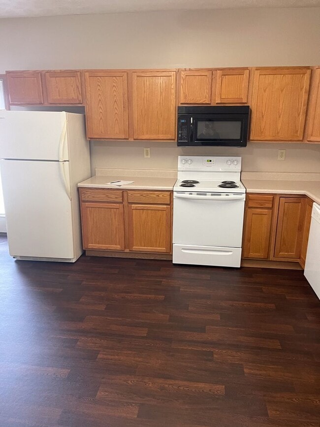 Building Photo - 3350 Edison Dr