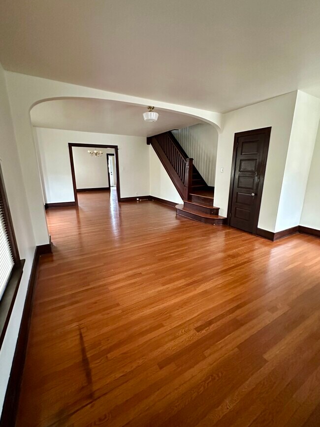 Building Photo - 218 Noble St