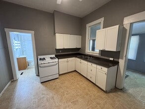 Building Photo - GREAT HOUSE ON PORTLAND AVE 2-BED 1-BATH