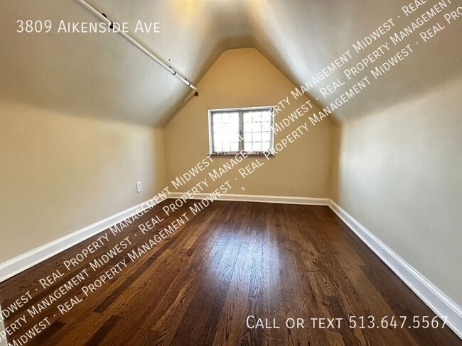 Building Photo - 3809 Aikenside Ave
