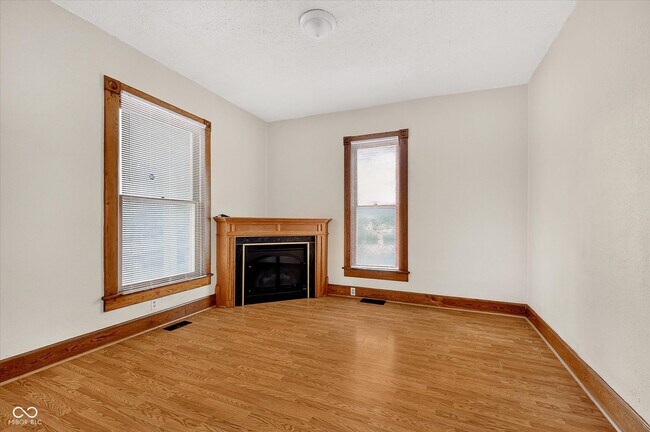 Building Photo - 456 N Centennial St
