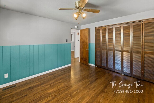 Building Photo - CUTE 3BD RANCHER WITH CHARACTER IN CENTRAL COLORADO SPRINGS - Security Deposit Waiver Available