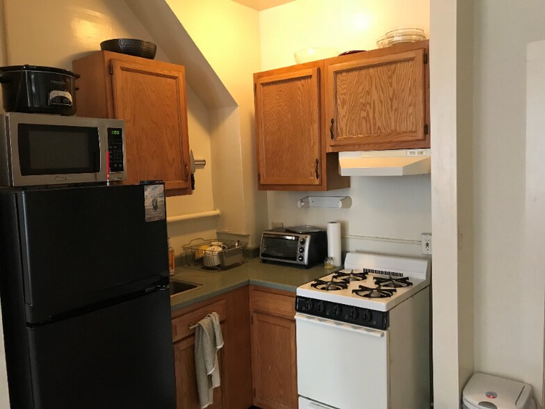 Building Photo - 328 Madison Ave