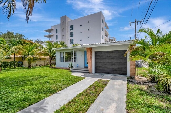 Building Photo - 517 S 19th Ave