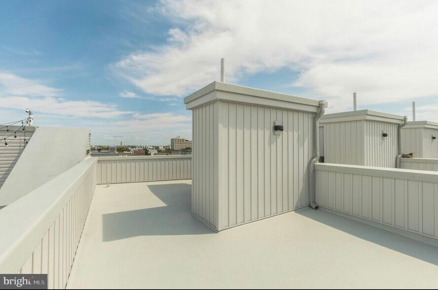 Building Photo - 1517 N 9th St