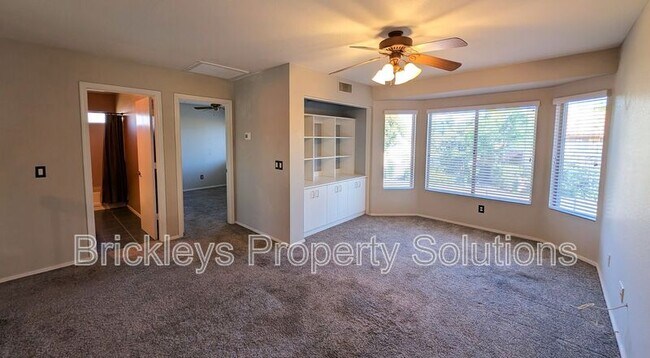 Building Photo - 2340 W Myrtle Dr