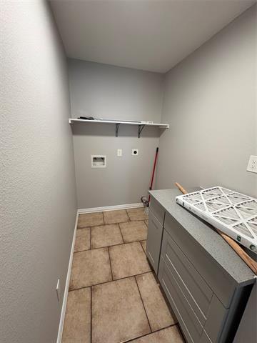Building Photo - 549 Neomi Ave