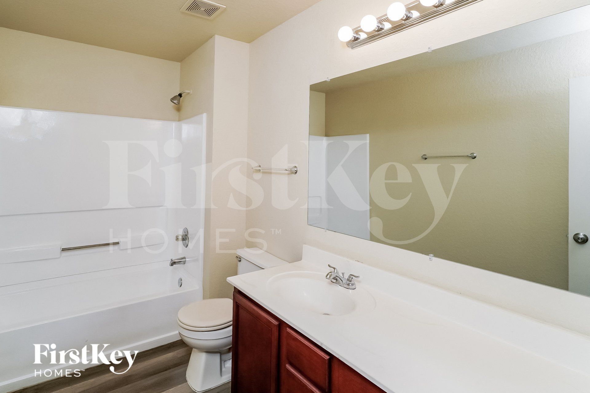 Building Photo - 4911 Viking Coral