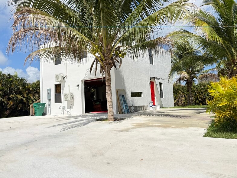 Building Photo - 1335 Churchill Rd