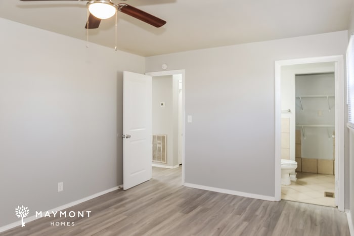 Building Photo - 304 Beard St SW