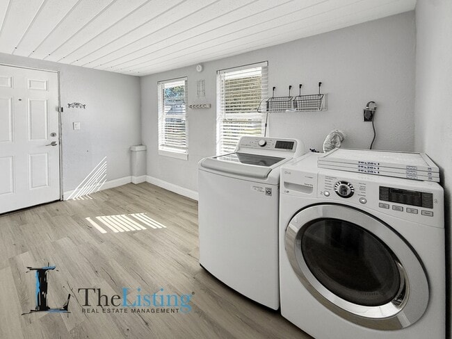 Building Photo - 6920 N Central Ave