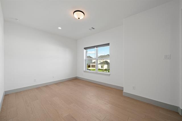 Building Photo - 10375 Great Days Dr