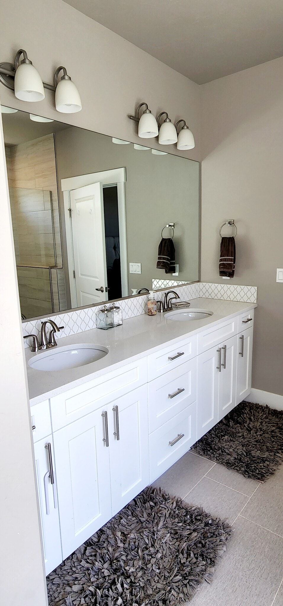 Master Bathroom - 3125 Deserthawk Lp