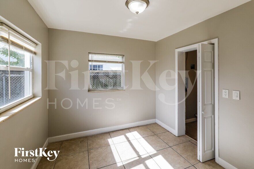 Building Photo - 210 NW 53rd St