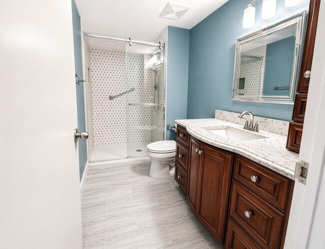 Building Photo - 370 NW 76th Ave