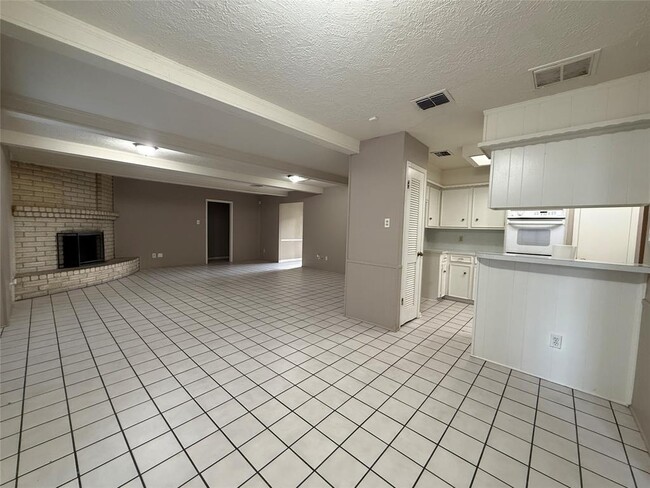 Building Photo - 7507 Lacy Hill Dr