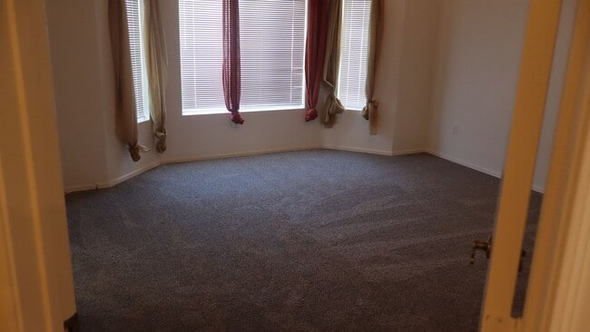 Building Photo - In ground Pool