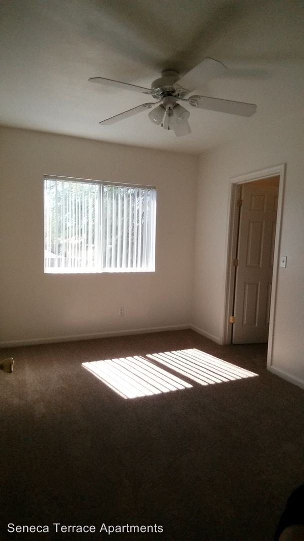 Building Photo - 2050 N Pantano Rd