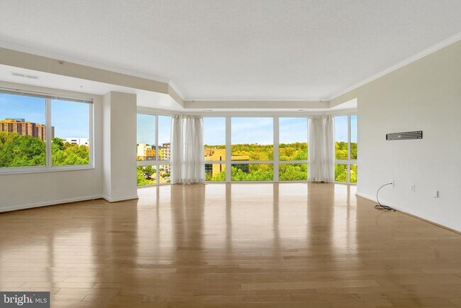 Building Photo - 3101 N Hampton Dr