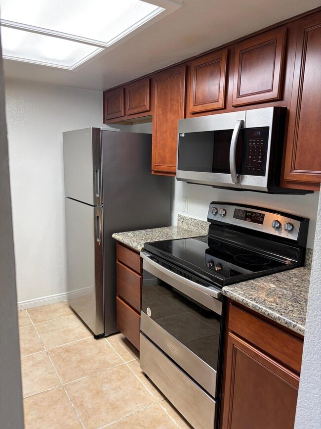 Building Photo - 43376 Cook St