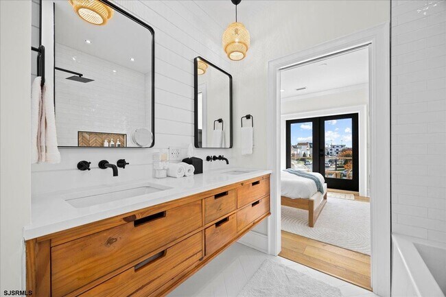 Building Photo - 31 Seaside Ct