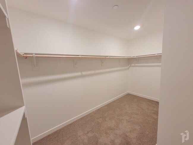Building Photo - MOVE IN SPECIALL!!! $500 OFF FIRST MONTH'S...