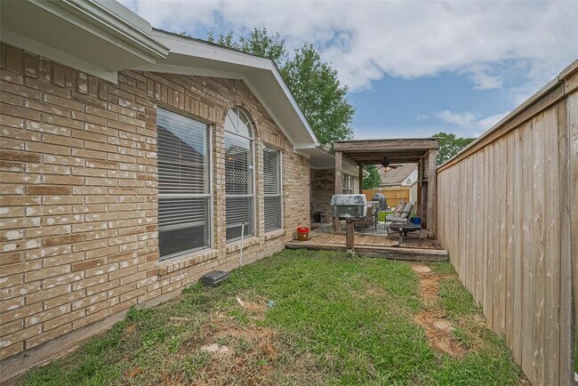 Building Photo - 4502 Twin Elm Dr