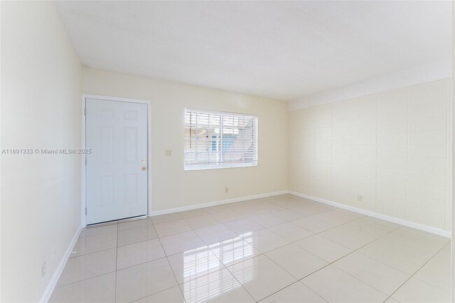 Building Photo - 432 SE 20th St