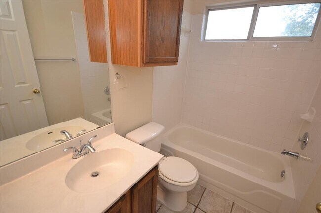 Building Photo - 1322 Manley Way