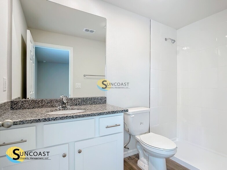 Building Photo - 6357 Spinnaker Blvd